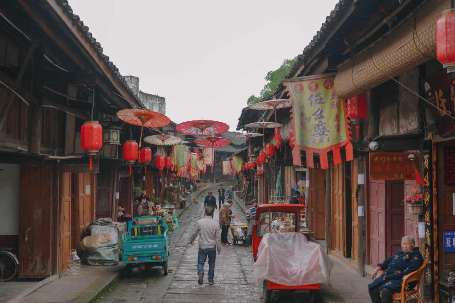 逃离诡异的森林